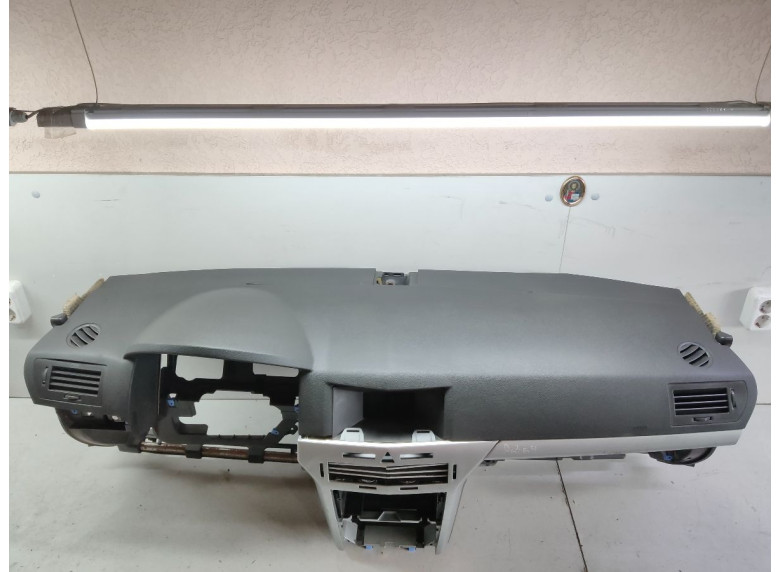 Панель передняя салона (торпедо) к Opel Astra, 2007г.
