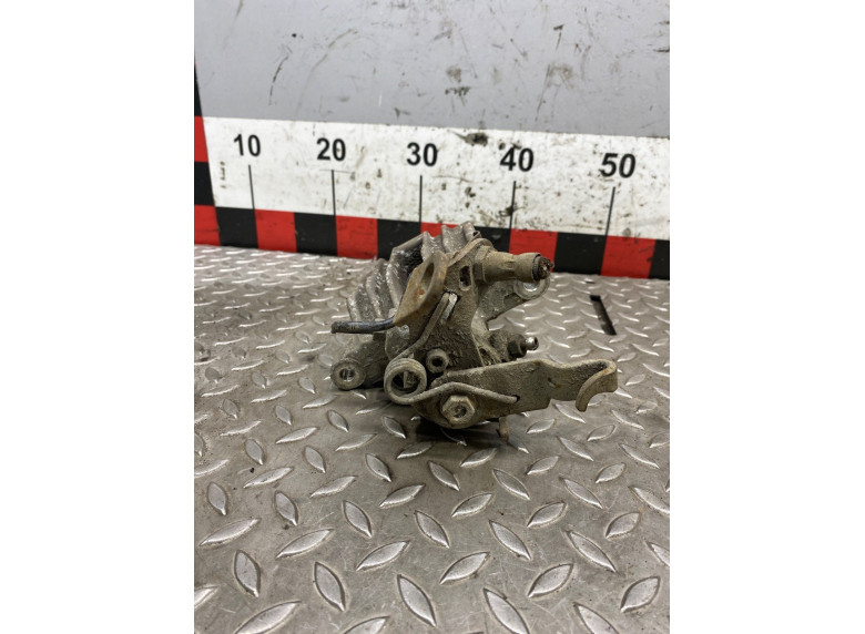 Суппорт задний правый к Volkswagen Golf, 2006г.