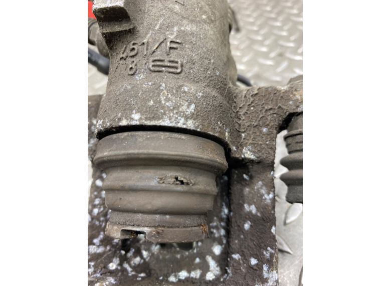 Суппорт задний левый к Volkswagen Golf, 2006г.