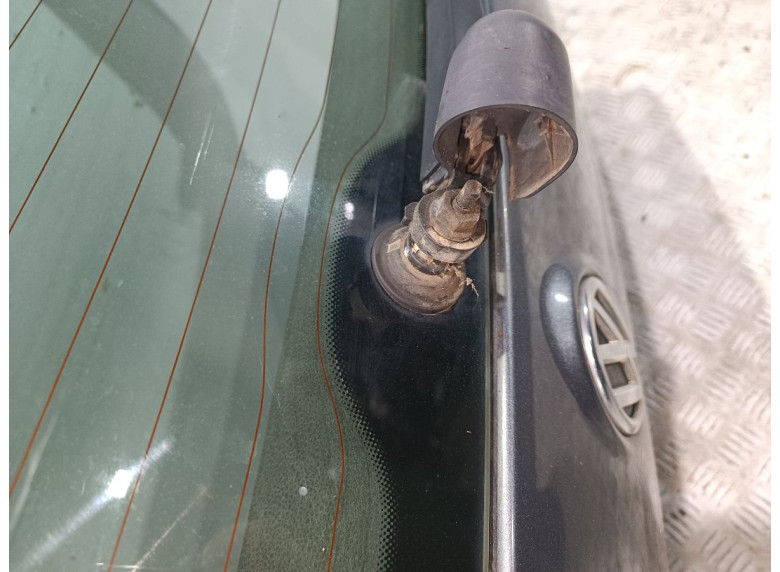 Моторчик заднего стеклоочистителя (дворника) к Volkswagen Golf, 2011г.