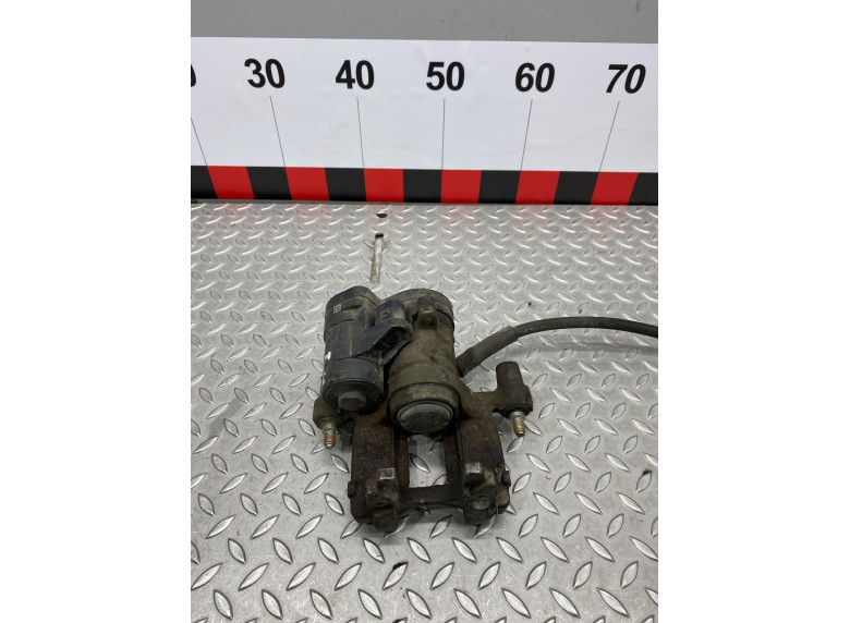 Суппорт задний левый к Volkswagen Passat, 2015г.