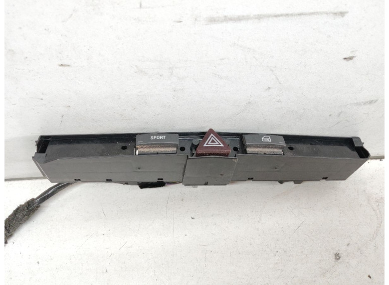 Кнопка аварийной сигнализации к Opel Zafira, 2007г.