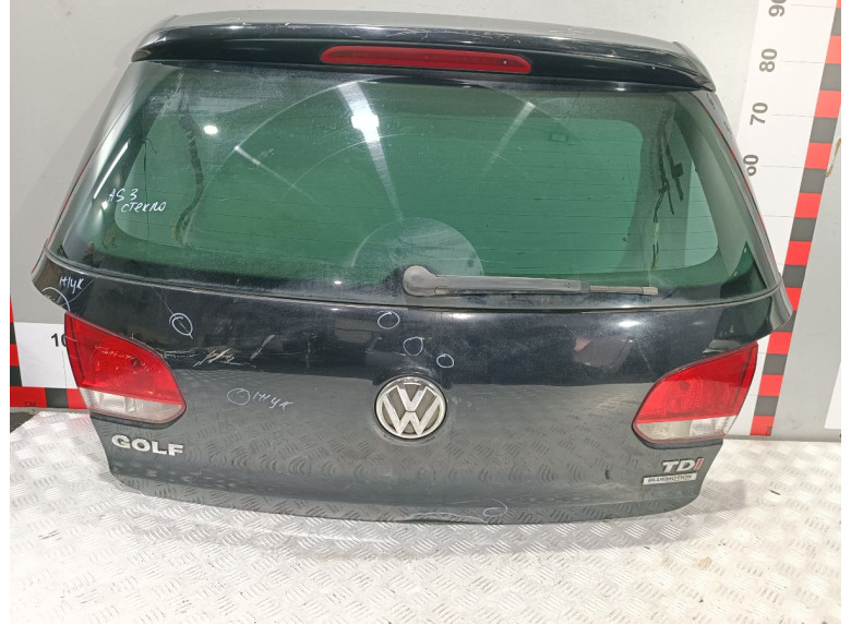 Кнопка открытия багажника к Volkswagen Golf, 2011г.