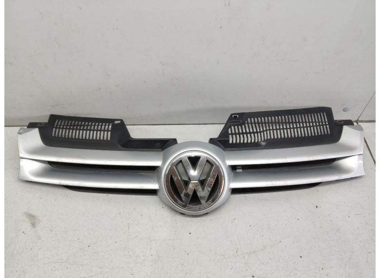 Решетка радиатора к Volkswagen Golf, 2005г.