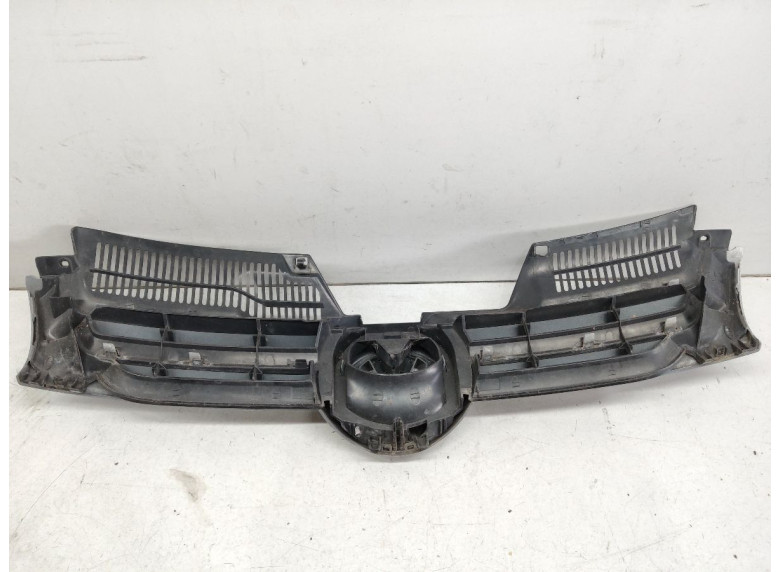 Решетка радиатора к Volkswagen Golf, 2005г.