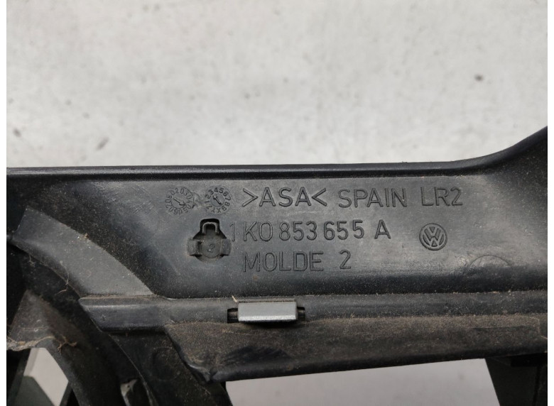 Решетка радиатора к Volkswagen Golf, 2005г.