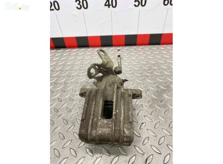 Суппорт задний правый к Volkswagen Golf undefined г.