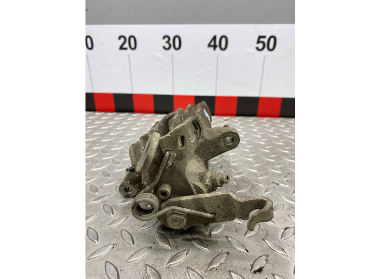 Суппорт задний правый к Volkswagen Golf, 2006г.