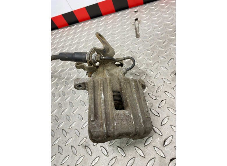 Суппорт задний правый к Volkswagen Golf, 2005г.