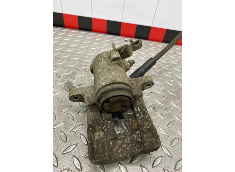 Суппорт задний правый к Volkswagen Golf, 2005г.