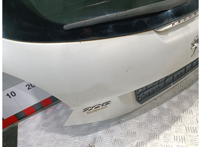 Крышка багажника (дверь 3-5) к Peugeot 208, 2016г.