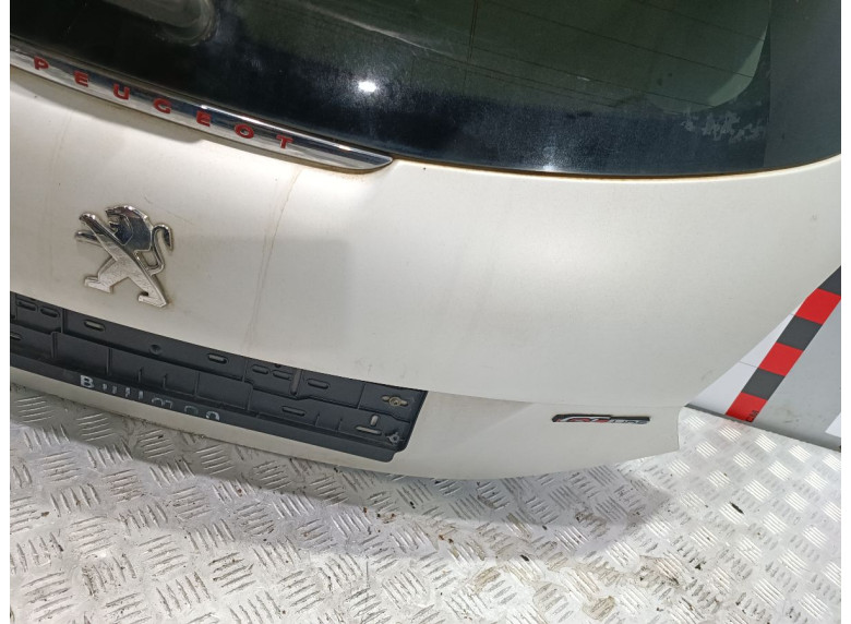 Крышка багажника (дверь 3-5) к Peugeot 208, 2016г.
