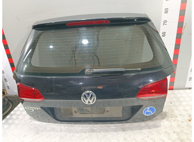 Фонарь крышки багажника правый к Volkswagen Golf, 2013г.