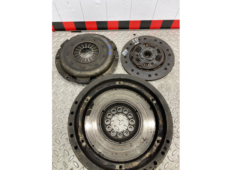 Комплект сцепления к Mercedes E W123, 1983г.