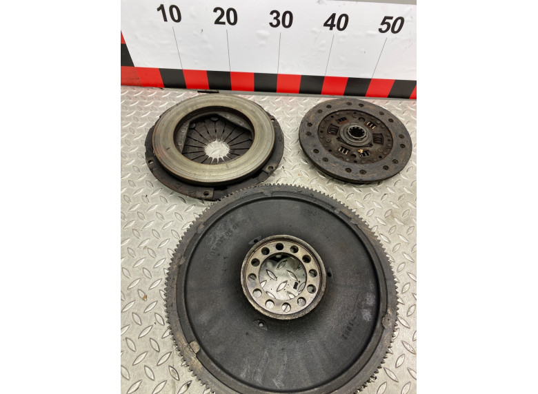 Комплект сцепления к Mercedes E W123, 1983г.