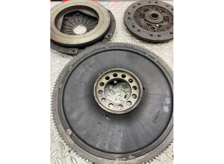 Комплект сцепления к Mercedes E W123, 1983г.