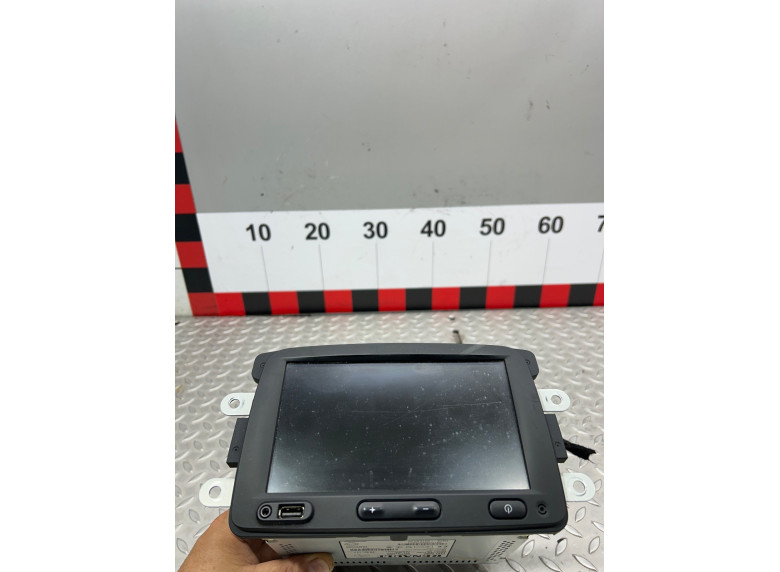 Магнитола к Dacia Logan, 2014г.