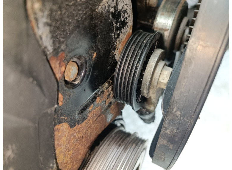 Натяжитель ремня генератора к Volkswagen Passat, 2001г.