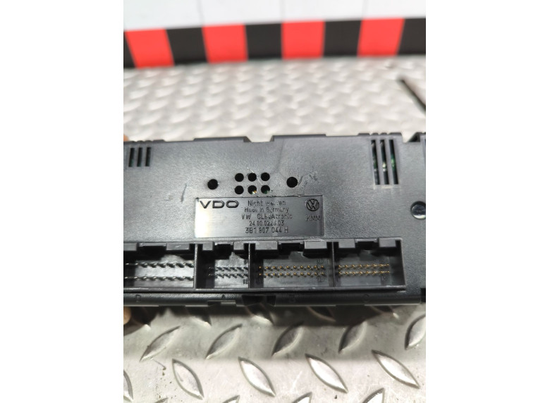 Блок управления печки/климат-контроля к Volkswagen Passat, 2000г.