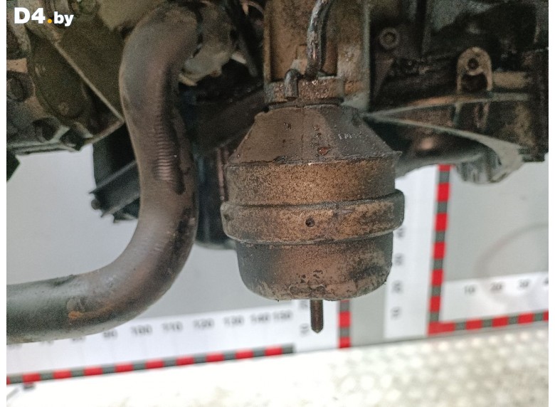 Подушка крепления двигателя к Volkswagen Passat undefined г.