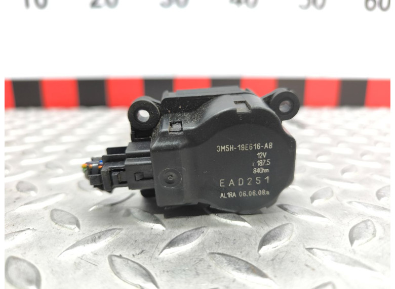 Моторчик заслонки печки к Ford S-Max, 2008г.