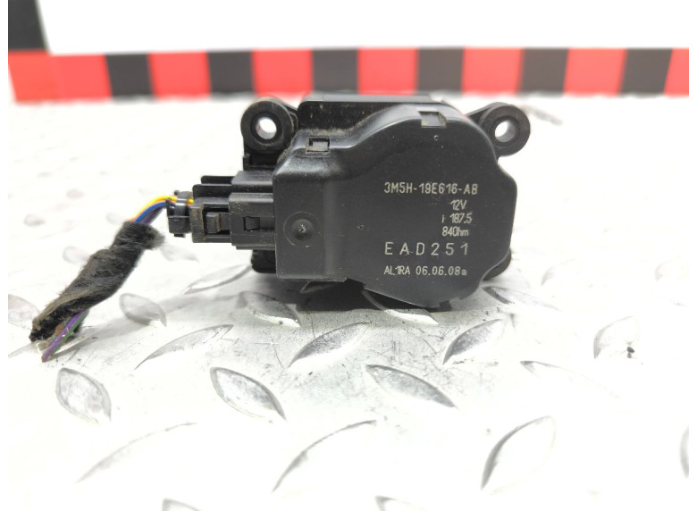 Моторчик заслонки печки к Ford S-Max, 2008г.