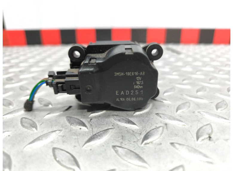 Моторчик заслонки печки к Ford S-Max, 2008г.