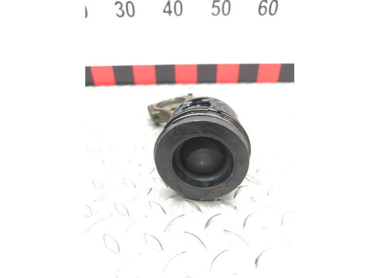 Поршень к Nissan Qashqai, 2007г.