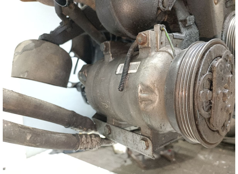 Компрессор кондиционера к Volkswagen Passat, 1998г.