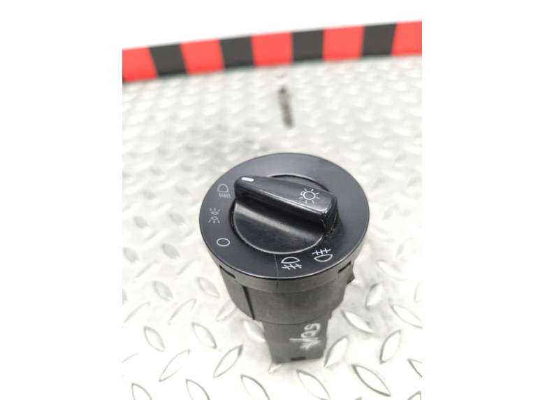 Переключатель света к Volkswagen Golf, 2000г.