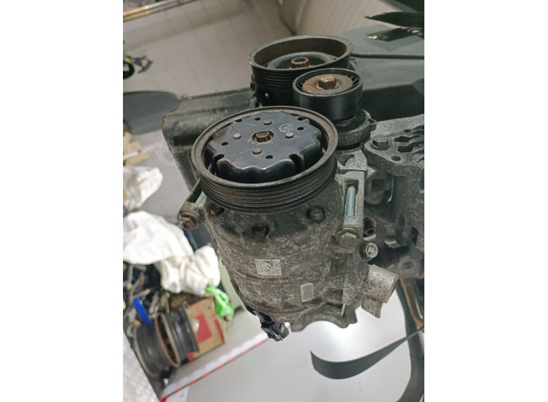 Компрессор кондиционера к Volkswagen Golf, 2005г.