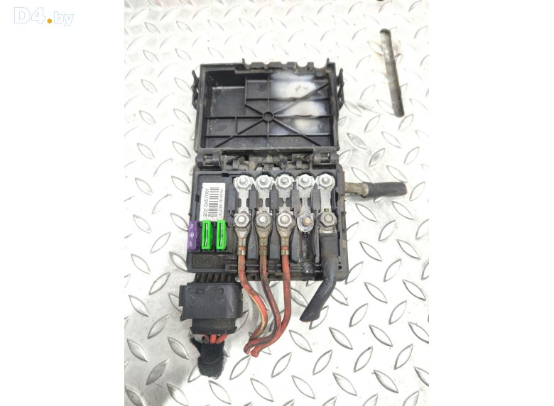 Блок предохранителей к Volkswagen Sharan undefined г.