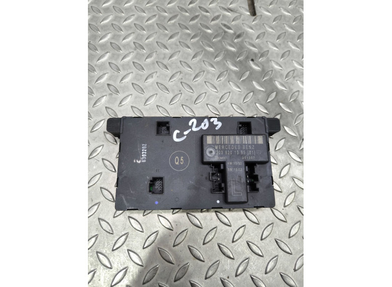 Блок управления двери передней левой к Mercedes C W203, 2003г.
