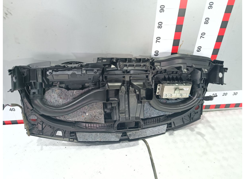Панель передняя салона (торпедо) к Renault Kangoo, 2012г.
