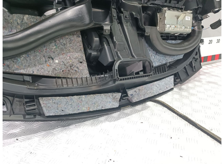 Панель передняя салона (торпедо) к Renault Kangoo, 2012г.
