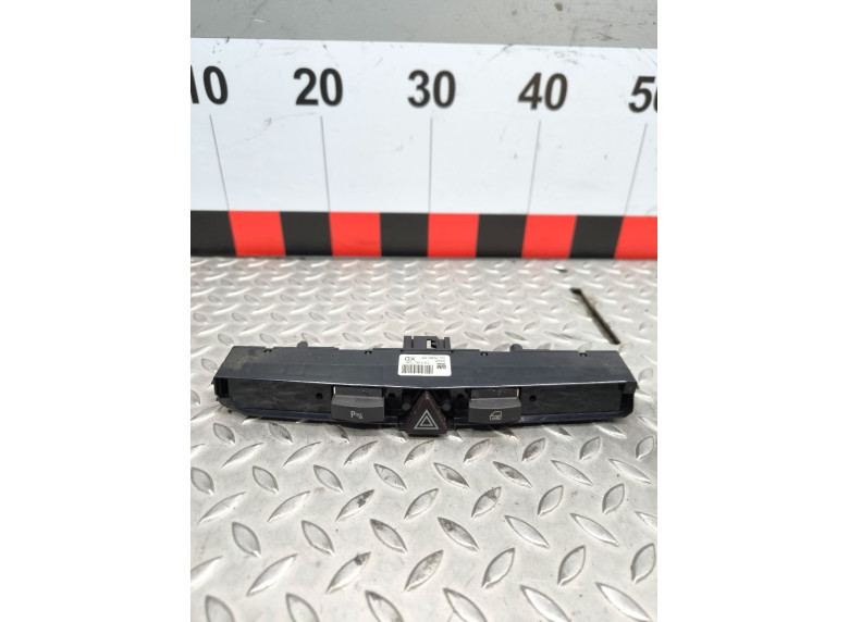 Кнопка аварийной сигнализации к Opel Astra, 2005г.