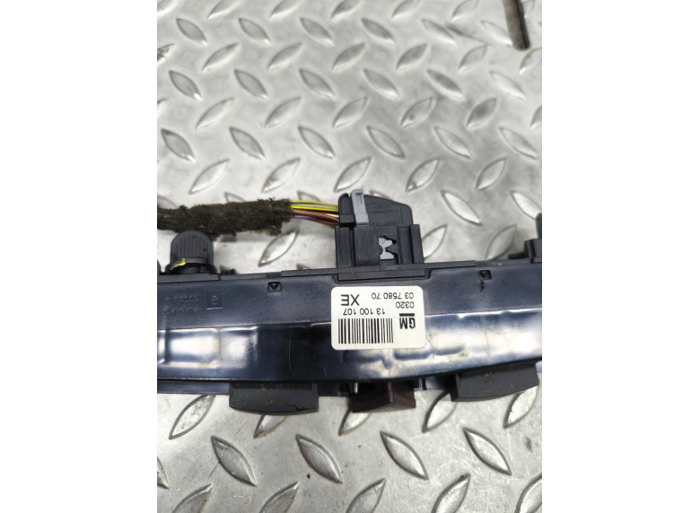 Кнопка аварийной сигнализации к Opel Astra, 2007г.