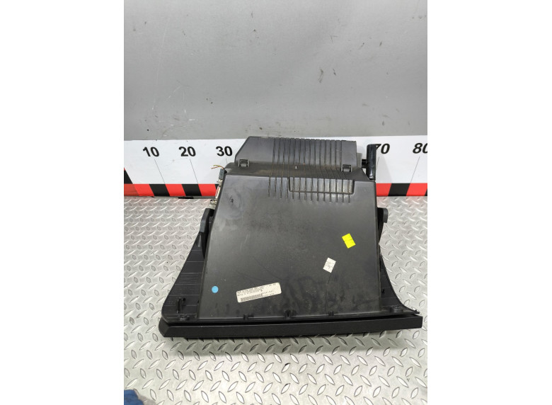 Бардачок к Opel Astra, 2006г.