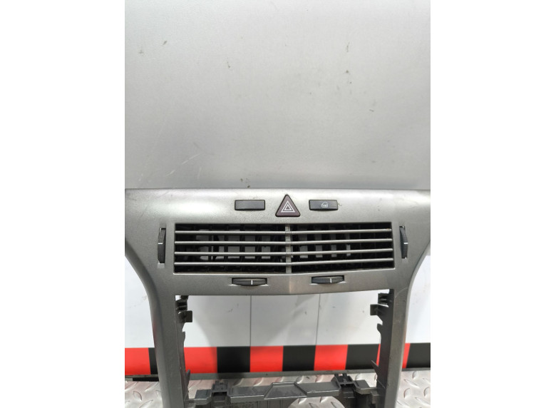 Дефлектор обдува салона к Opel Astra, 2006г.