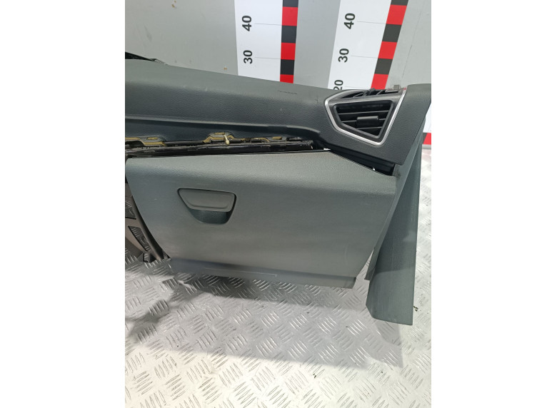 Бардачок к Ford C-Max, 2012г.
