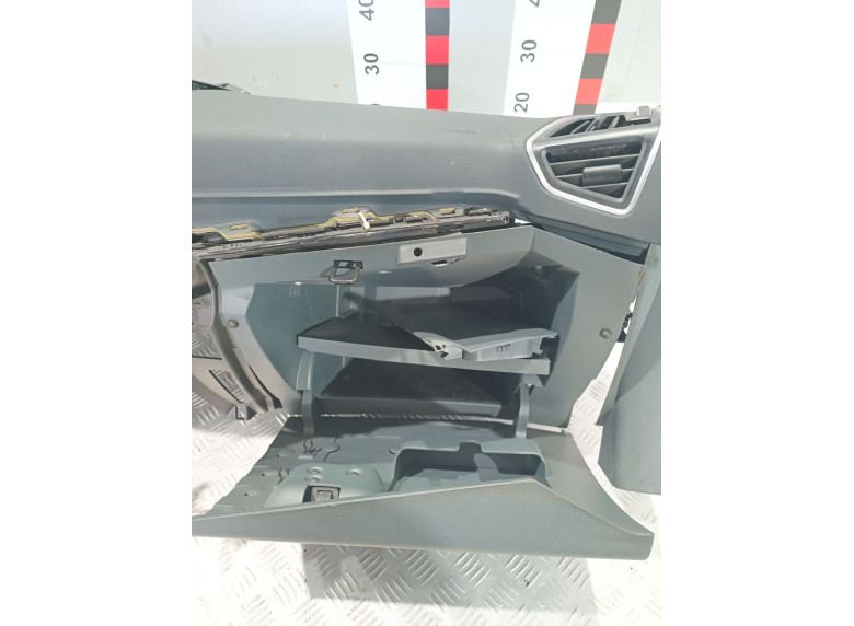 Бардачок к Ford C-Max, 2012г.