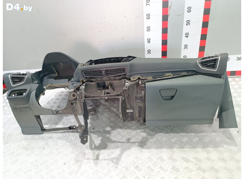 Панель передняя салона (торпедо) к Ford C-Max undefined г.