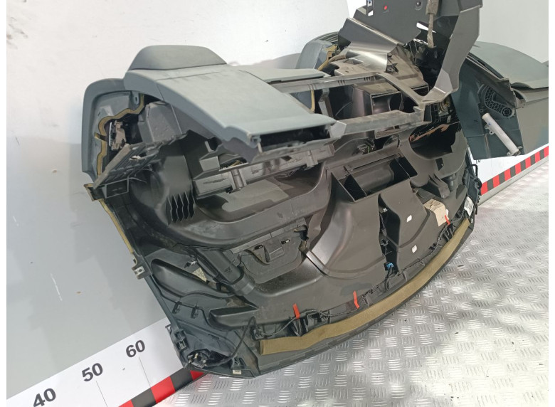 Панель передняя салона (торпедо) к Ford C-Max, 2012г.