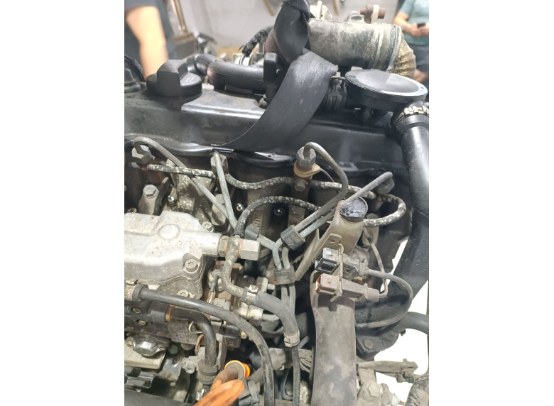 Трубка топливная к Volkswagen Passat, 1998г.