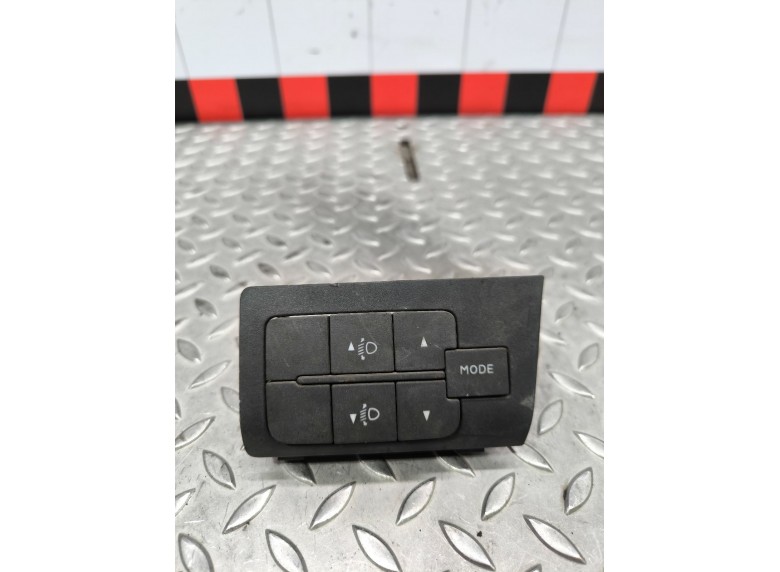 Кнопка (выключатель) к Peugeot Boxer