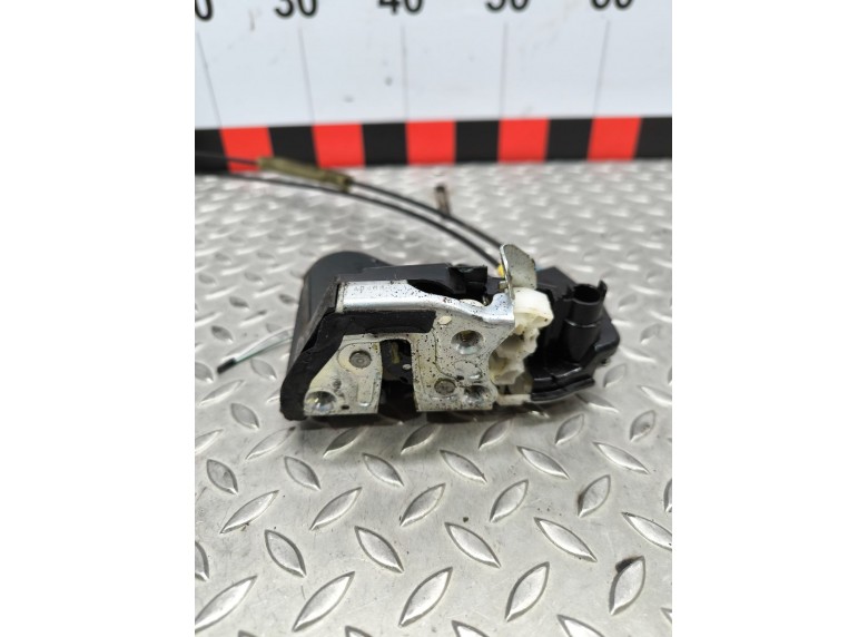 Замок двери задней правой к Замок двери задней правой к Suzuki Swift undefined г. Swift