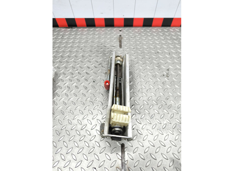 Домкрат к Audi A4, 2000г.