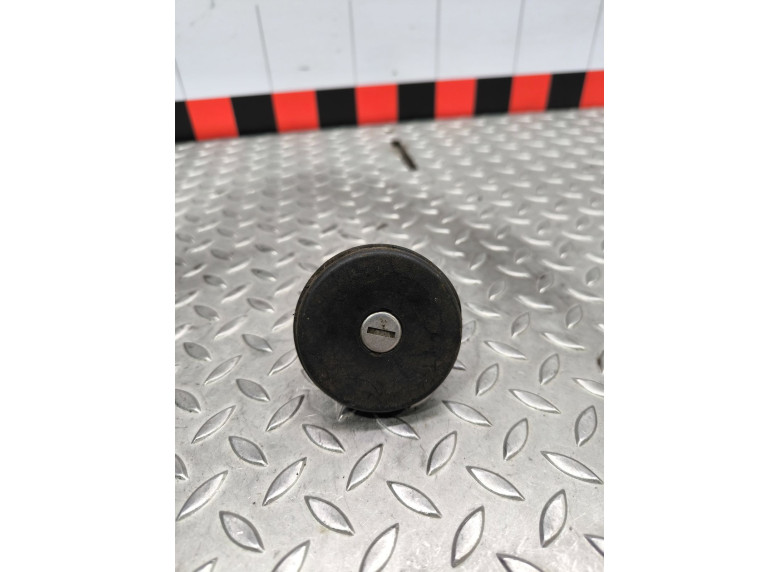 Пробка топливного бака к Volkswagen Transporter, 1997г.