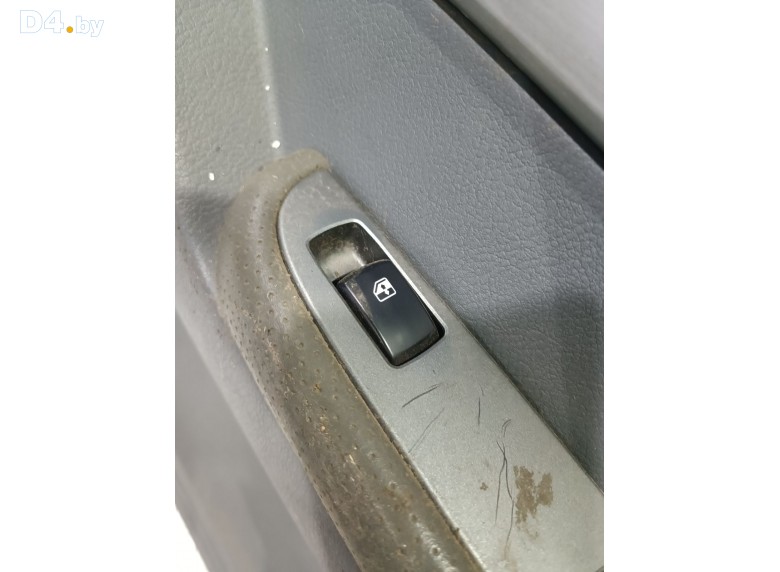 Кнопка стеклоподъемника заднего правого к SsangYong Rodius undefined г.