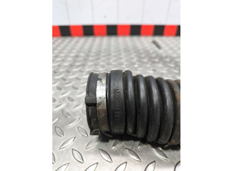 Патрубок впускного коллектора к Opel Astra, 2011г.